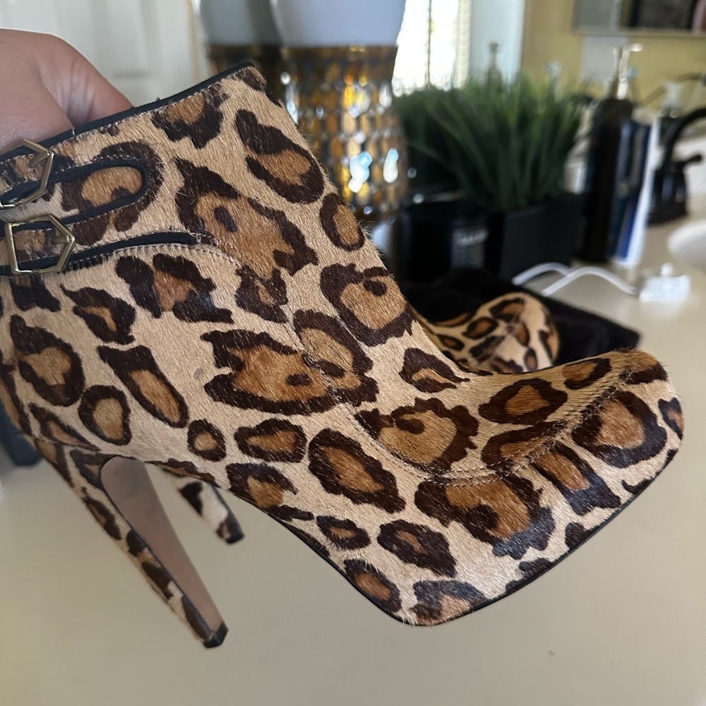 Sam Edelman Leopard boots - Picture 2 of 6